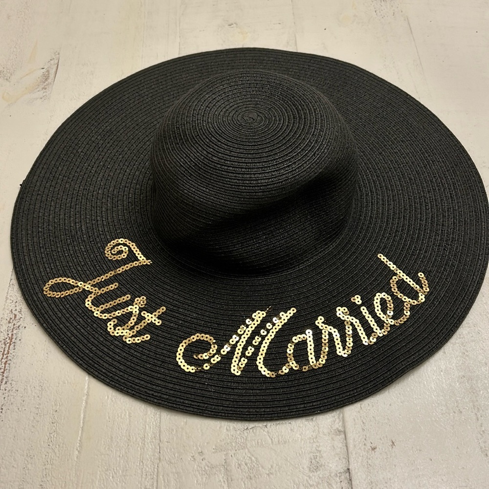 Ladies “Just Married” floppy hat NWOT
